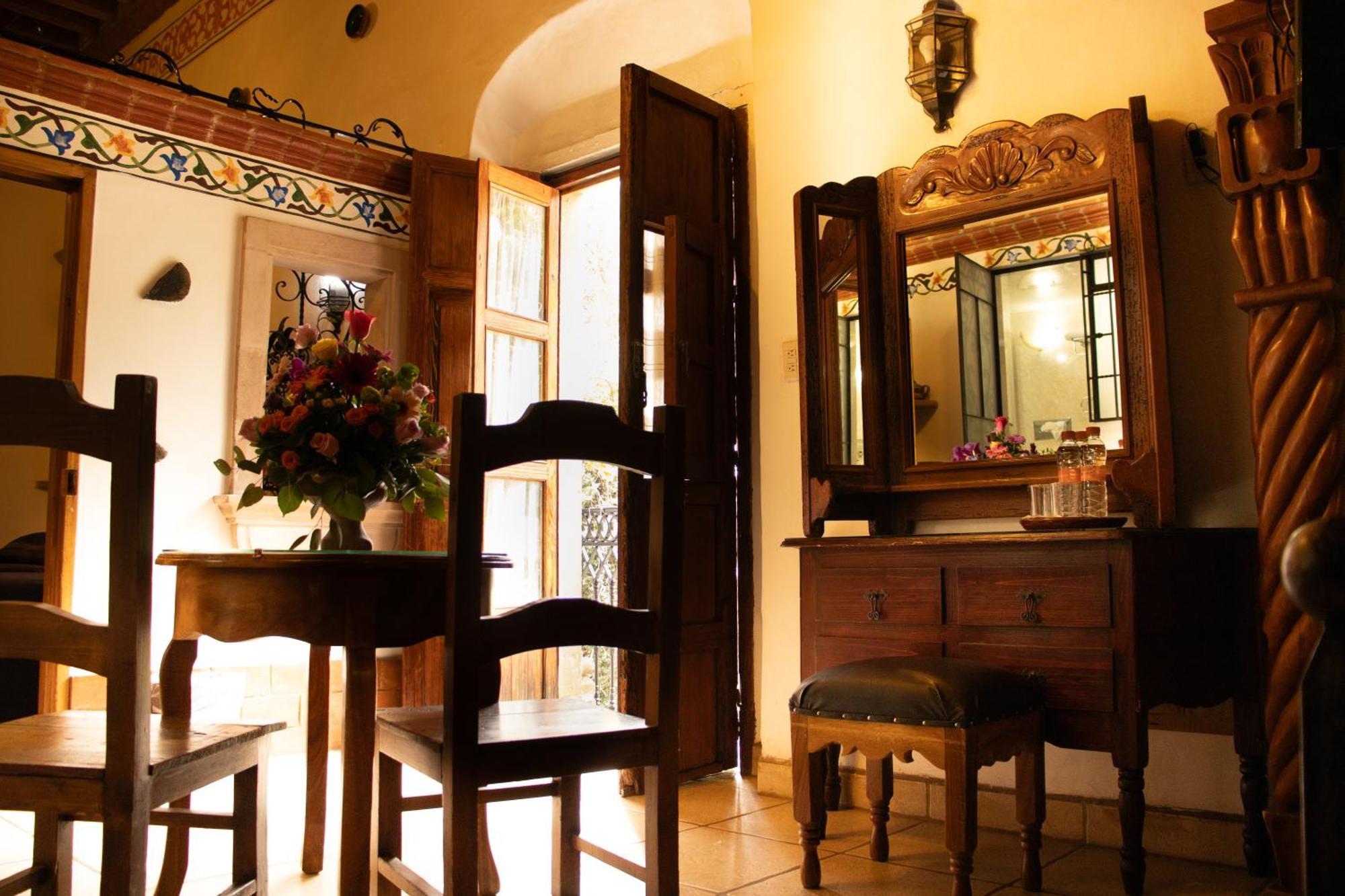 Hotel Los Escudos Patzcuaro Luaran gambar