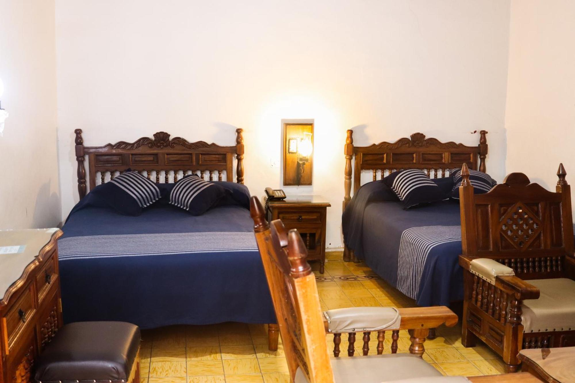 Hotel Los Escudos Patzcuaro Luaran gambar