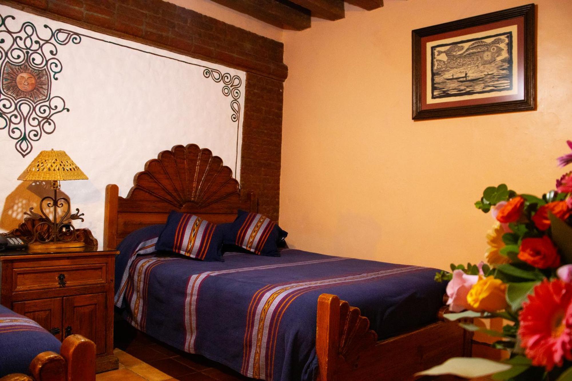 Hotel Los Escudos Patzcuaro Luaran gambar