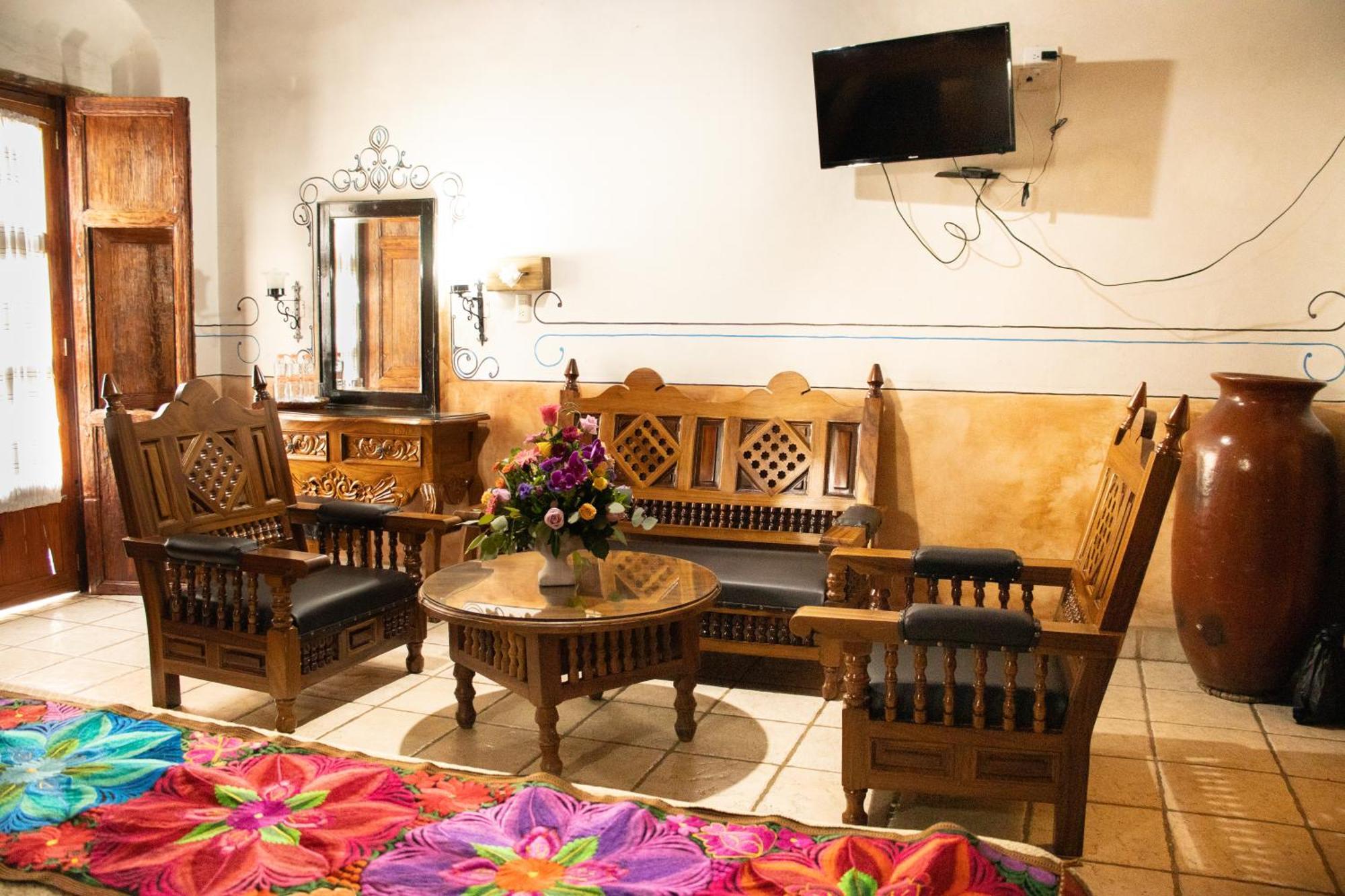 Hotel Los Escudos Patzcuaro Luaran gambar