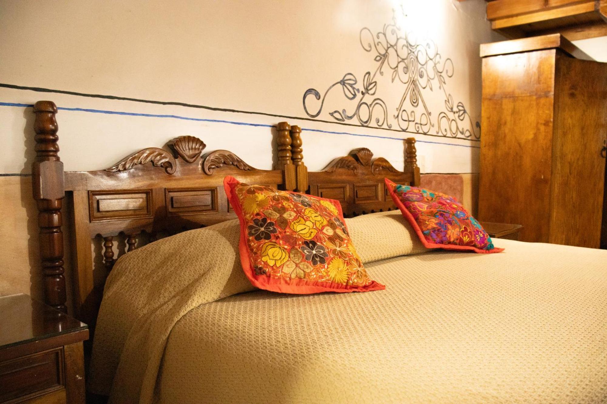 Hotel Los Escudos Patzcuaro Luaran gambar