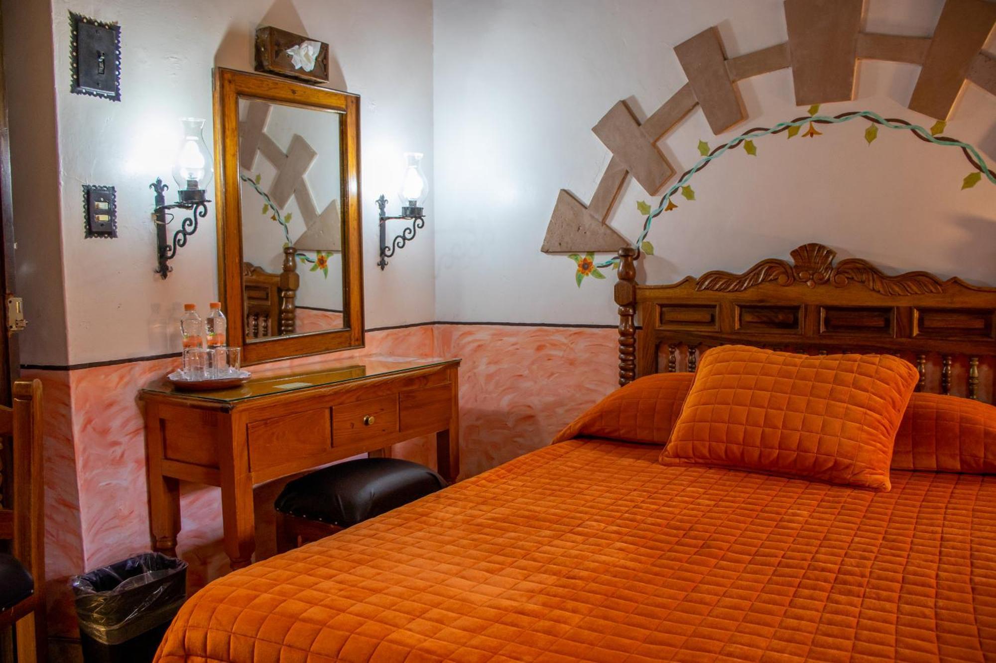 Hotel Los Escudos Patzcuaro Luaran gambar
