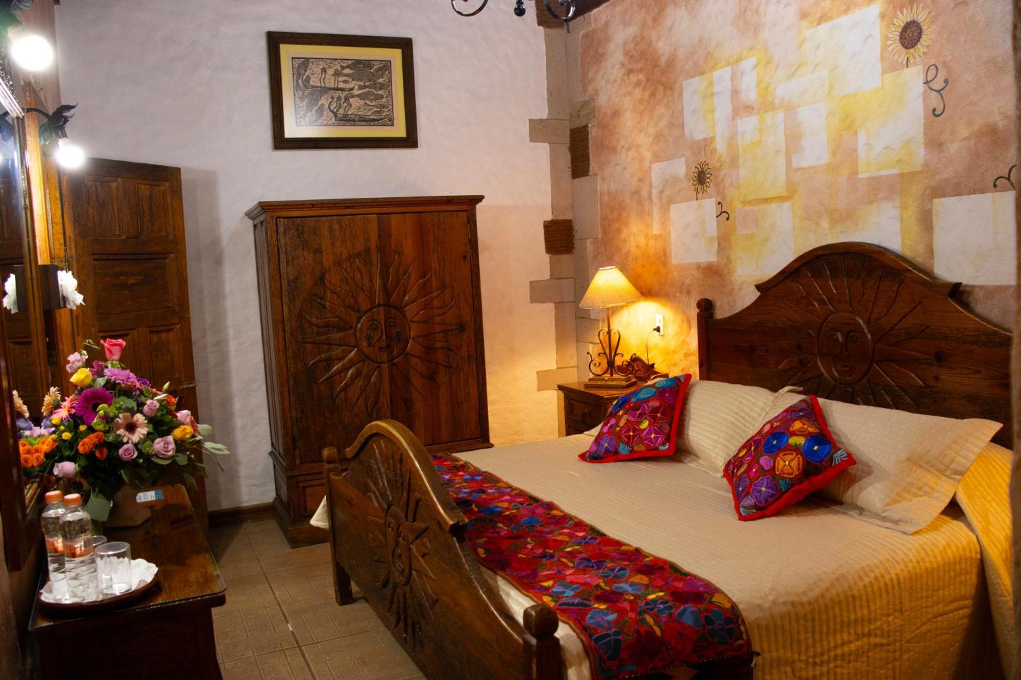 Hotel Los Escudos Patzcuaro Luaran gambar
