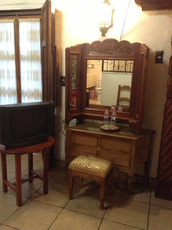 Hotel Los Escudos Patzcuaro Luaran gambar