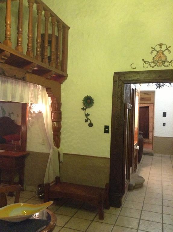 Hotel Los Escudos Patzcuaro Luaran gambar