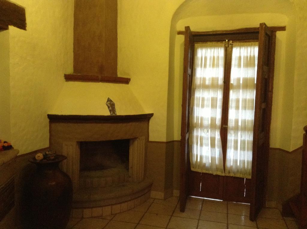 Hotel Los Escudos Patzcuaro Luaran gambar