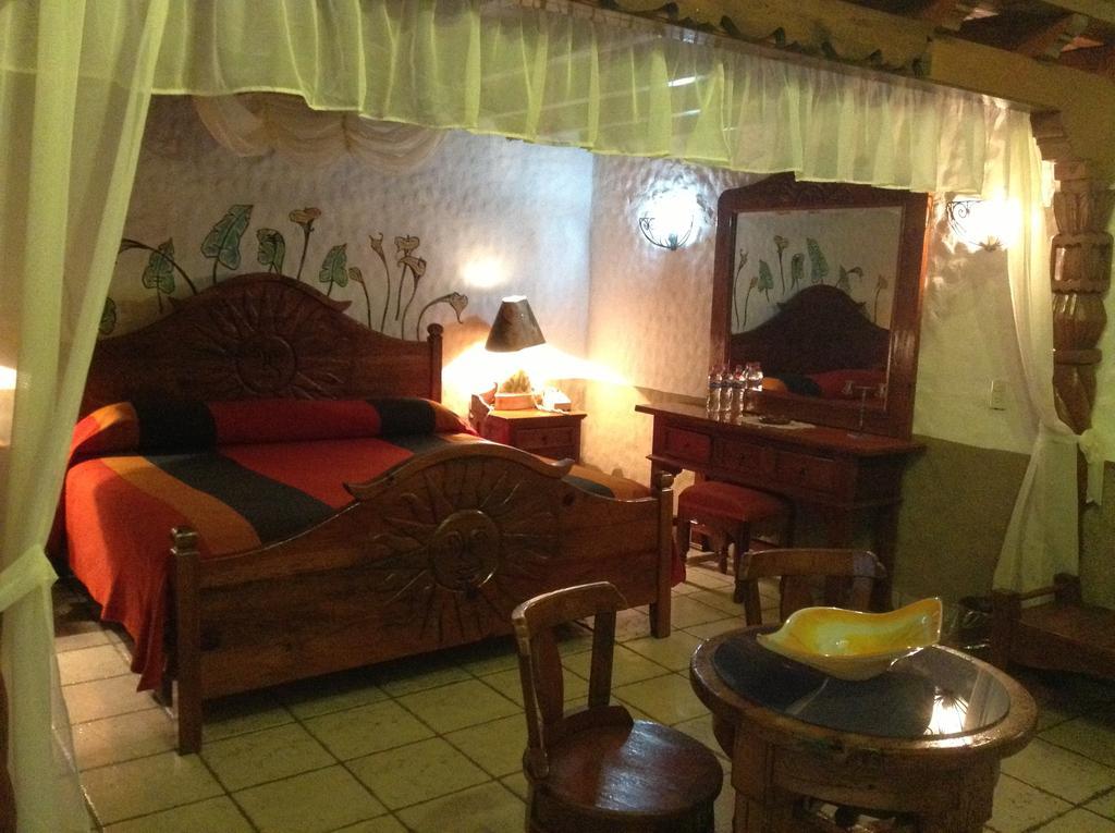 Hotel Los Escudos Patzcuaro Luaran gambar