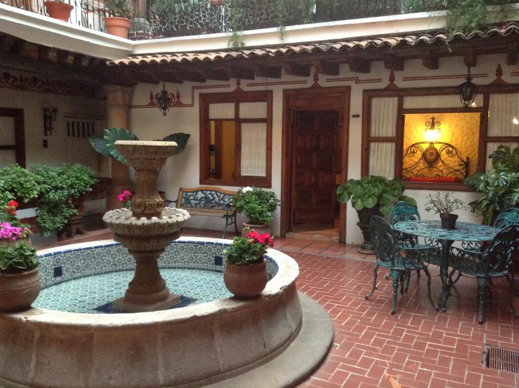 Hotel Los Escudos Patzcuaro Luaran gambar